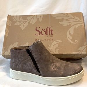 Women’s Sofft “Britton” suede bootie/Size 8/Color-Smoke (brownish gray)
